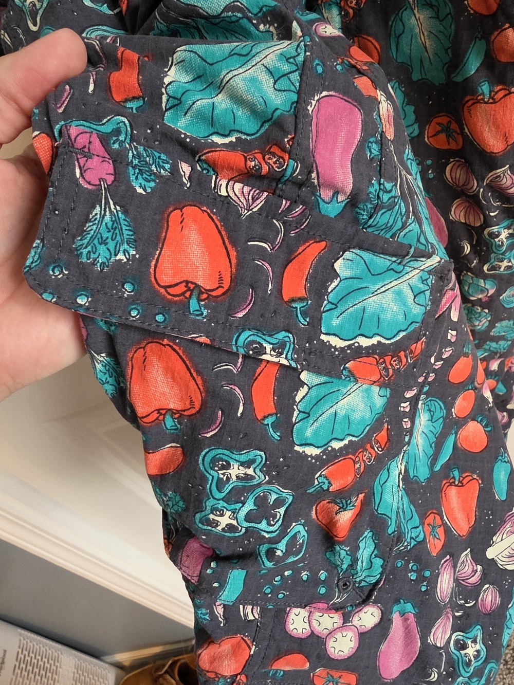 garden veggies Print Overall shorts loads of pockets - Picture 5 of 7